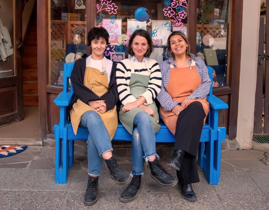 Michele, Gisela y Sofía, creadoras de La Hora Azul