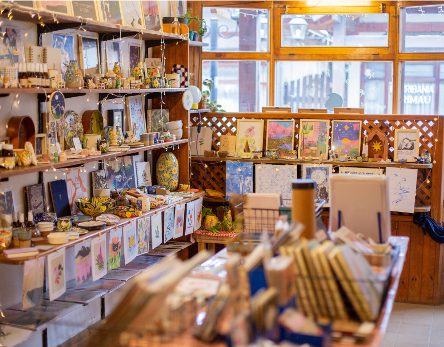 Interior de la tienda La Hora Azul